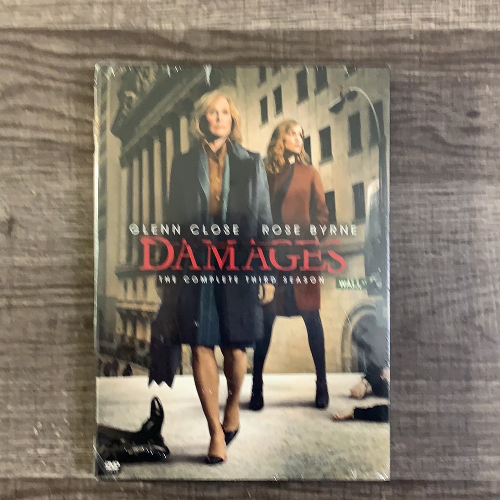 Damages the full 3 Seasons on 9 DVD’s - Picture 7 of 8